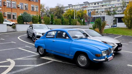 O maşină rară, de colecţie, cu valoare istorică, prezentată pentru omologare la RAR Bucureşti