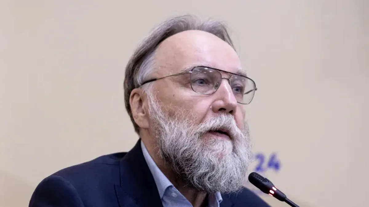 Dughin îl acuză pe Macron de „intervenție deschisă” în alegerile din România