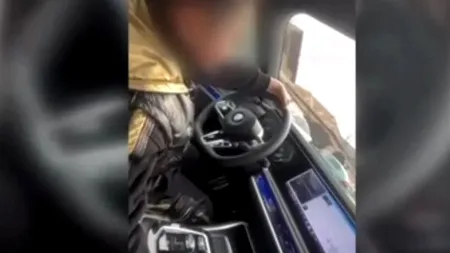 Tată din Dâmbovița reținut după ce și-a lăsat copiii minori să conducă un autoturism cu 157 km/h