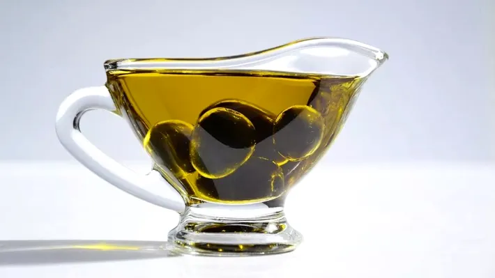 Uleiul de măsline ca remediu anti-mahmureală: Mit sau realitate?