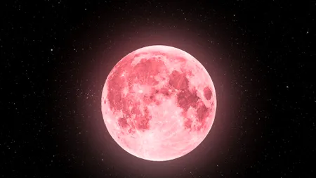 „Luna Roz“, văzută și din România! Când apare fenomenul și cum ne afectează