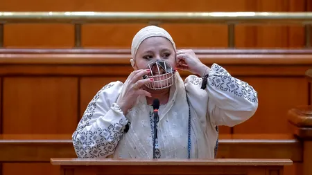NECONVENȚIONAL Diana Șoșoacă. Ori dacă vrei circ, păi circ să fie!