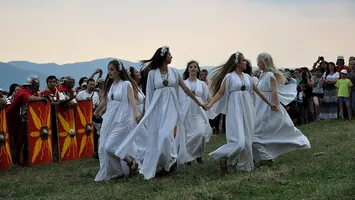 Dansul zânelor și tainele Sânzienelor – sărbătoarea luminii și iubirii