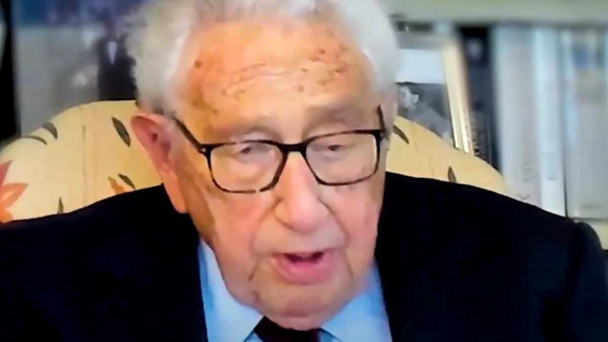 Henry Kissinger: Ucraina nu ar trebui să cedeze teritorii Rusiei