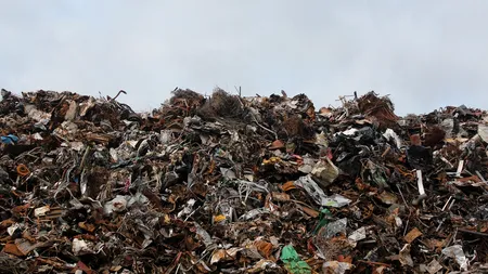 Gropile de gunoi intră în atenția autorităților. Controale stricte pentru prevenirea incendiilor și poluării