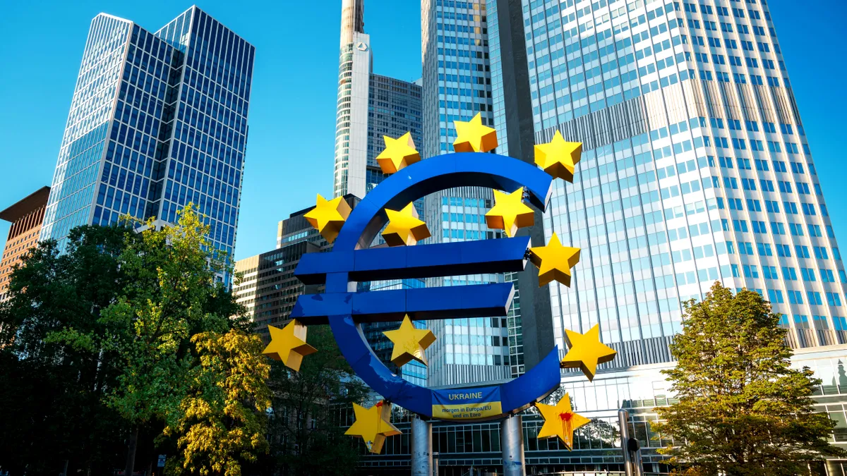 Vin bani de la UE. România a primit 37,05 milioane de euro în cadrul PNRR