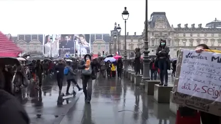 Protestatarii antivaccin din Franța îi dau replica lui Macron: Te vom scoate din sărite (Video)