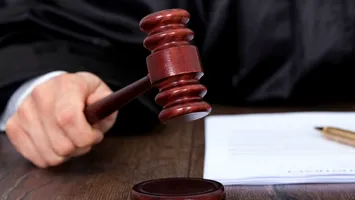 Opt ani și jumătate de închisoare pentru „sclavie modernă în formă pură”. Români ținuți captivi într-o spălătorie auto din Londra