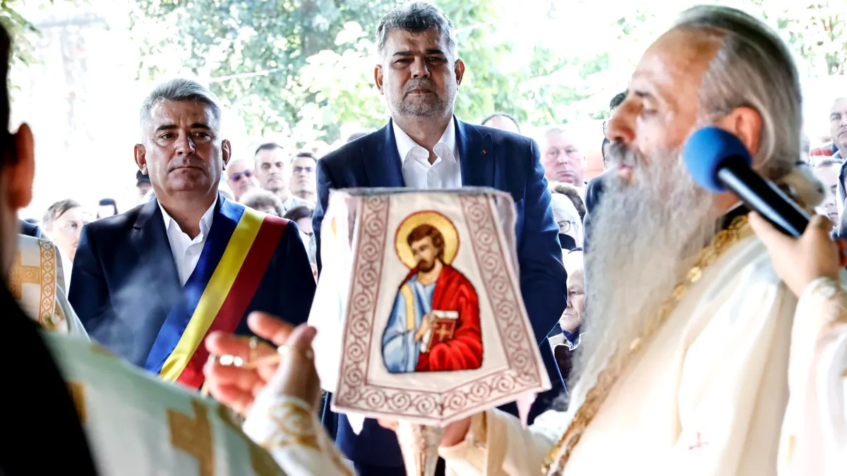 Marcel Ciolacu, la mănăstirea Văratec: ”Toată slujba m-am gândit la părinţii mei, care au fost chemaţi la Domnul”