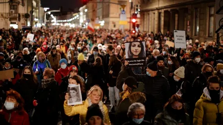 Demonstraţii în Polonia după moartea unei femei însărcinate, căreia i s-a refuzat avortul