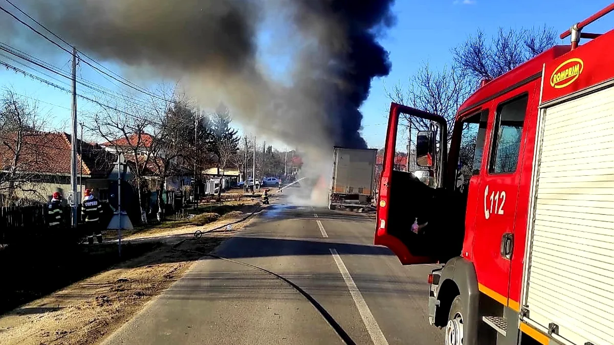UPDATE: Accident grav în Giurgiu: Un autocamion încărcat cu azotat de amoniu a luat foc în mers