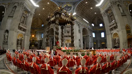 Secretele conclavului: cum își aleg cardinalii noul papă în liniștea Vaticanului. O dezvăluire din interior