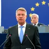 Iohannis: Salut votul pentru integrarea europeană la referendumul din Republica Moldova şi pentru susţinerea populară exprimată în favoarea doamnei preşedinte Maia Sandu