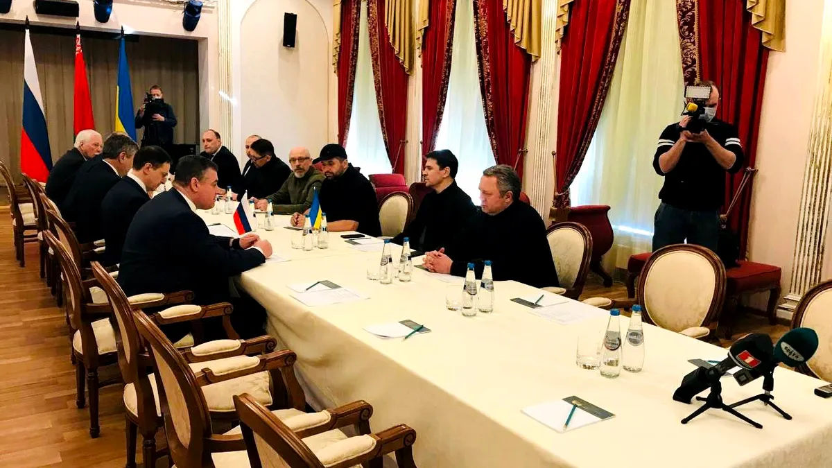 Rusia susține că este pregătită pentru semnarea unui acord „care să oprească războiul civil din Ucraina”